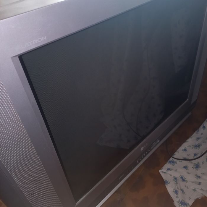 Б/у телвизор LG и подставка