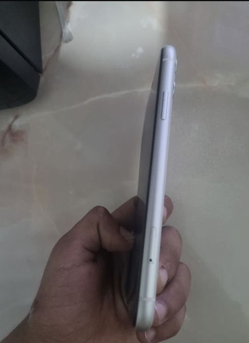 Iphone    11.