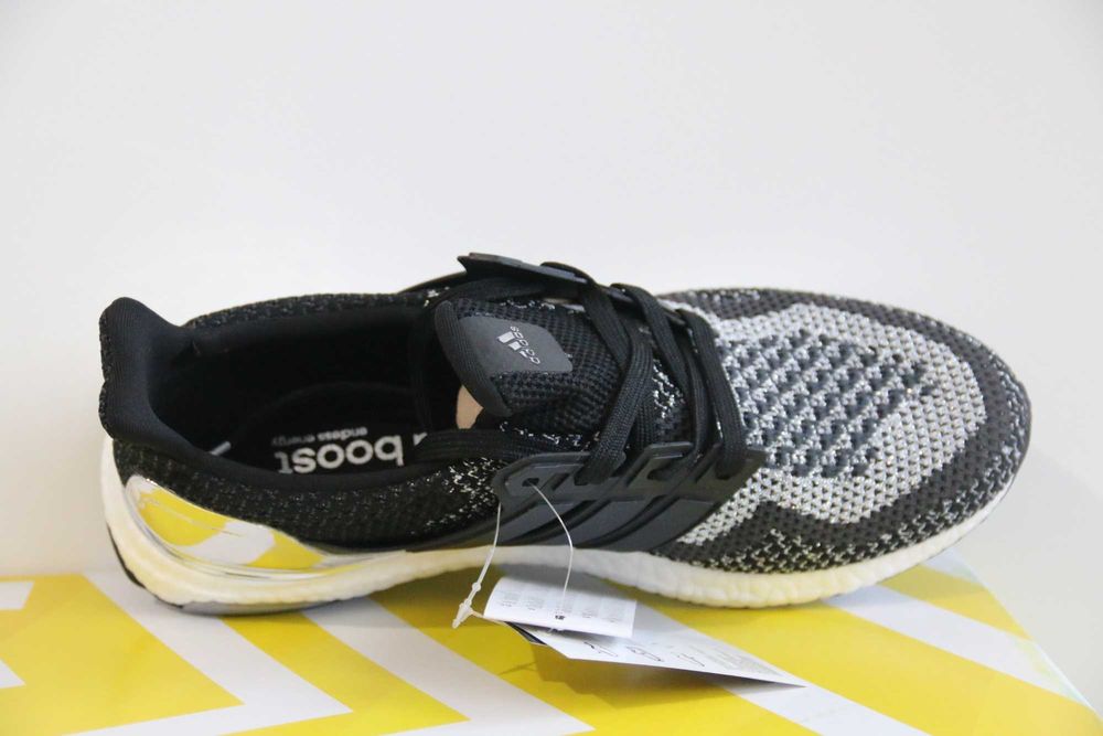 Adidas Ultra Boost - Черно и сребристо, размер 41 1/3 (26 см)