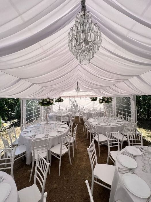 Inchiriere mese corturi scaune vesela