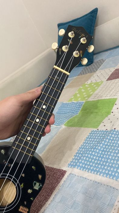 Продаю Укулеле бу