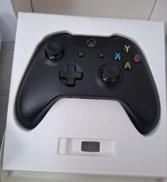 Xbox one S 1Tb + 2 manete