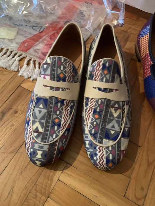 Екстравагатни мъжки обувки лято 2022