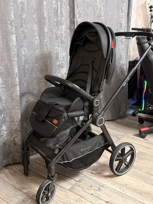 Продам коляску в хорошем состоянии