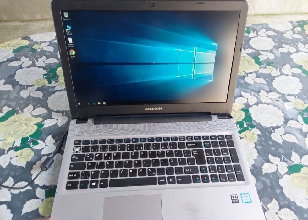 Laptop Medion Akoya