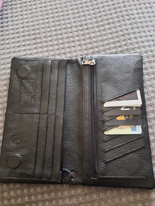 Продам портмоне кожа.