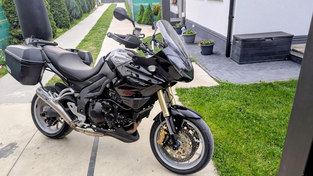 Triumph Tiger 1050 ABS,an 2011 ,54000 km stare exemplară .