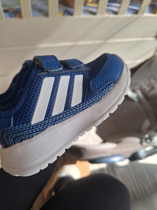 Маратонки адидас