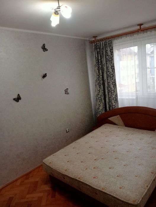 Inchiriez apartament 3 camere