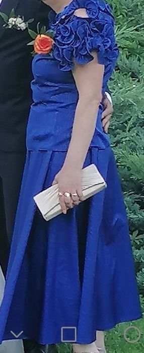 Costum-2 piese (bluza+fustă)