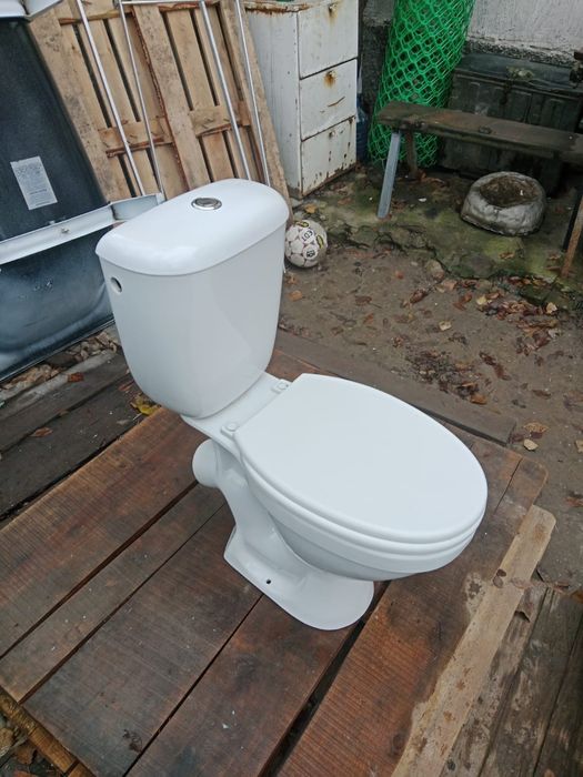 Унитаз новый,целый