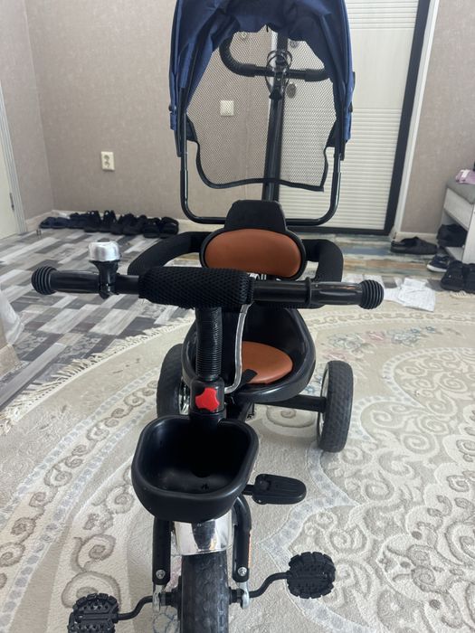 Продам велик с ручкой!15000 тг