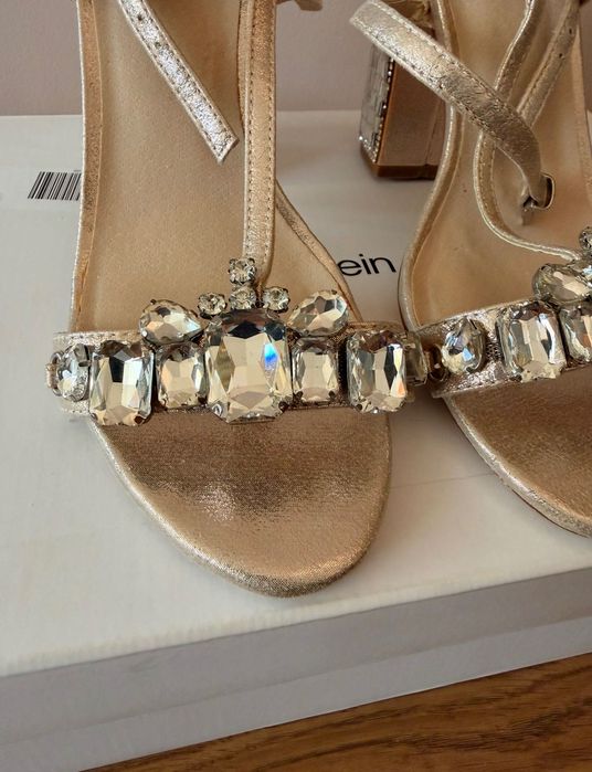 ASOS Луксозни дамски златисти сандали с камъни