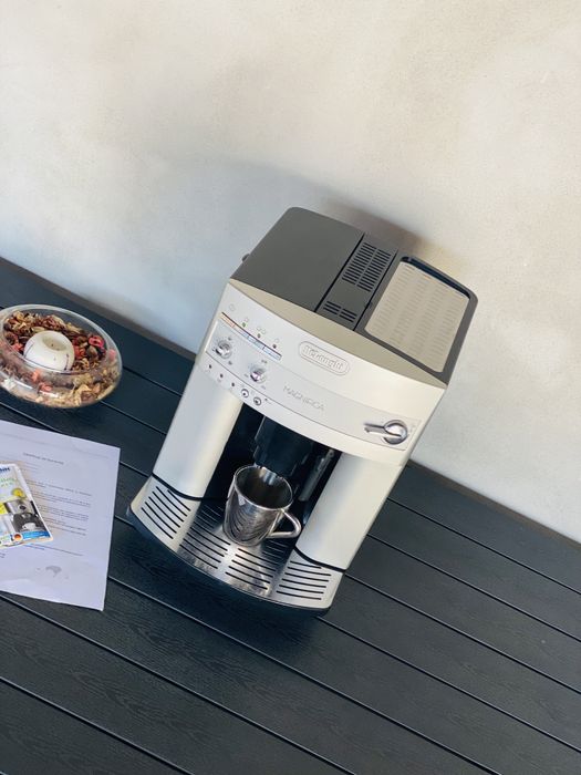 Expresor/Espressor Aparat cafea Delonghi Magnifica Esam3200.S (garanti