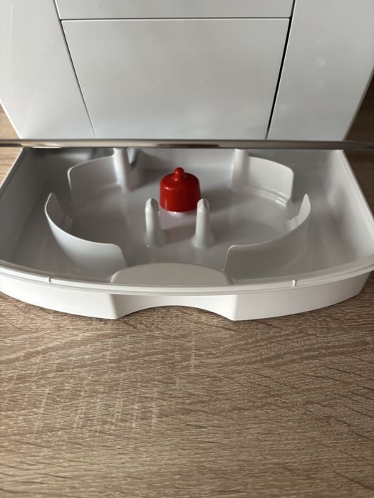 Vand aparat cafea Espressor DeLonghi Magnifica Start nou