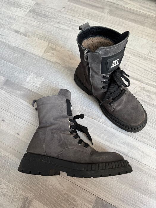 Продам зимние ботинки