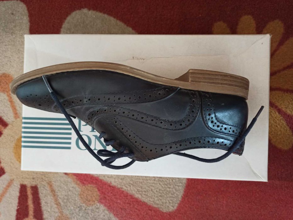 Oxford style, Обувки, внос от Англия, Оксфордски стил