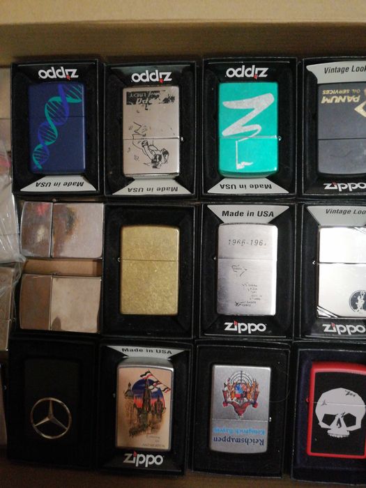 Colecție de brichete Zippo