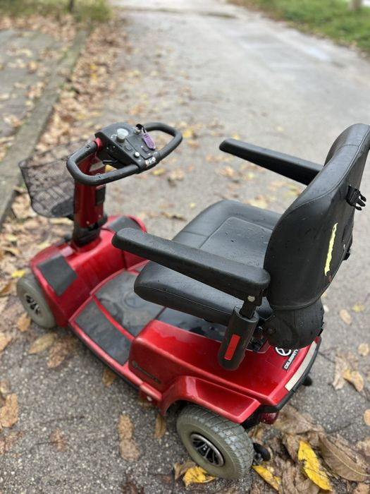 Електрическа четериколка  за трудно подвижни хора