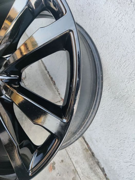 1x Janta aliaj 20'' Negru lucios Jaguar E Pace / F pace anvelopa 235/50R20 Pirelli J9C3-JA SDG / J9CM-AA GB