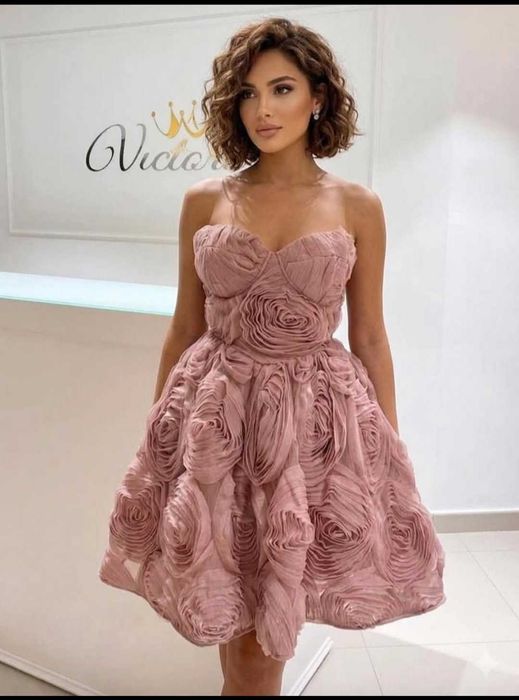 Уникална рокля ASOS