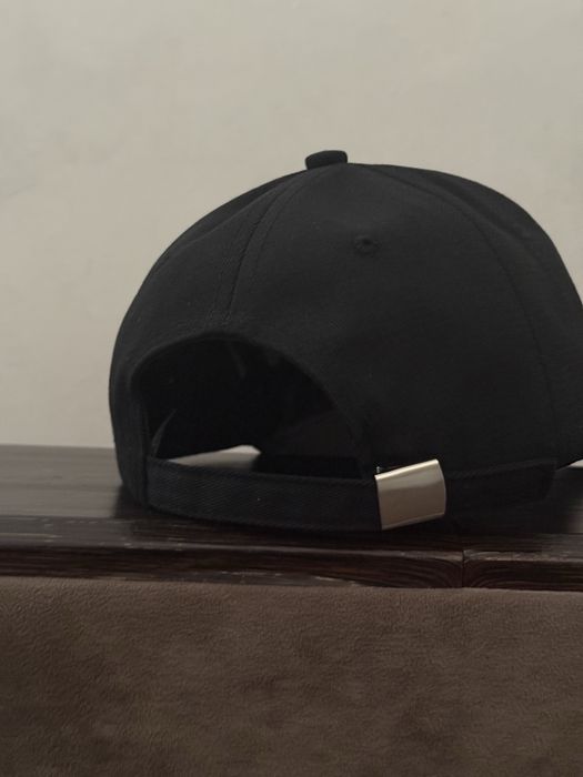 Новая черная кепка