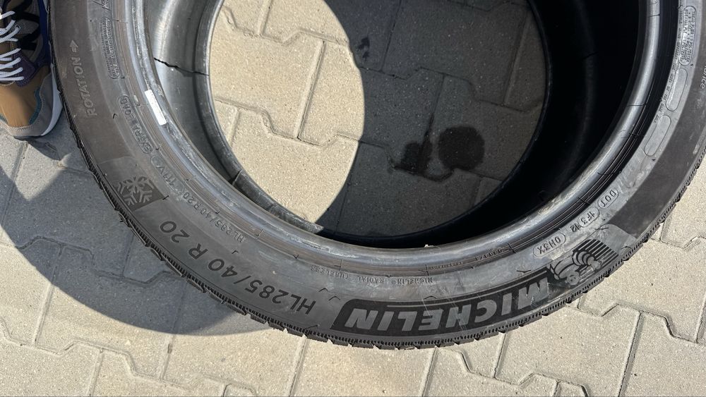 285/40/20 Michelin