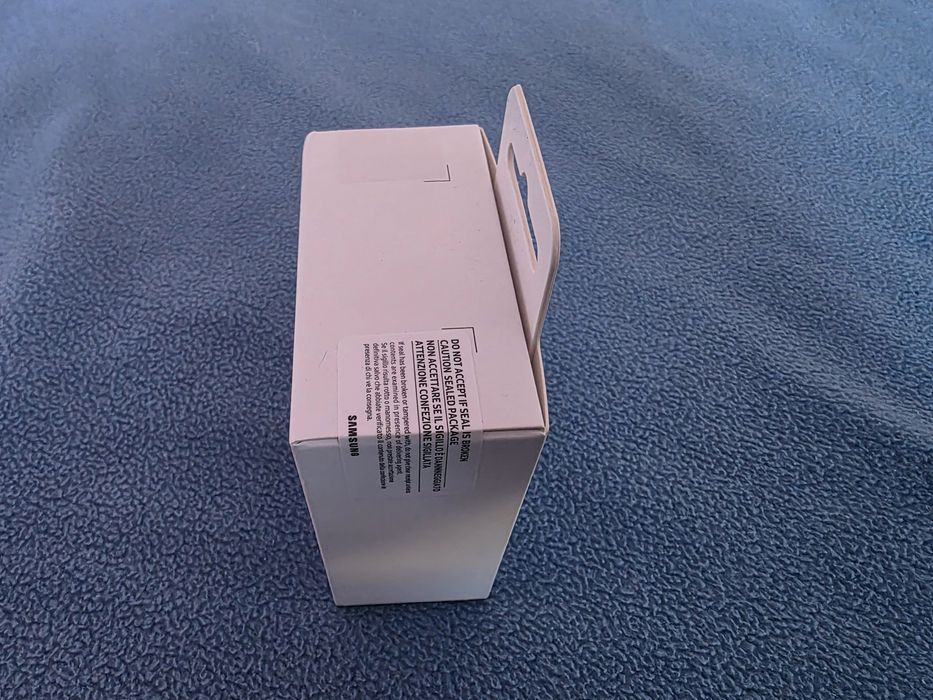 Samsung Galaxy Fit3 неотварян