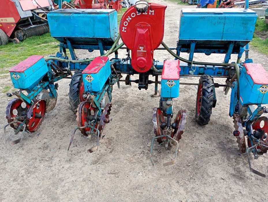 Semănătoare Porumb Monosem PNU fertilizare 4 rând