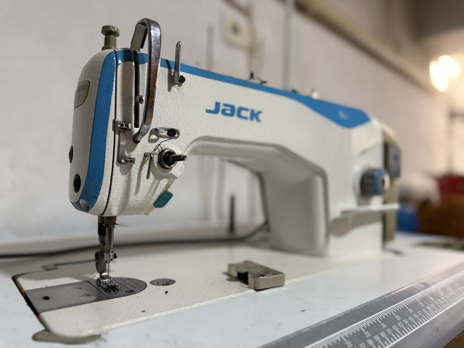 Jack f4 tikuv mashinasi