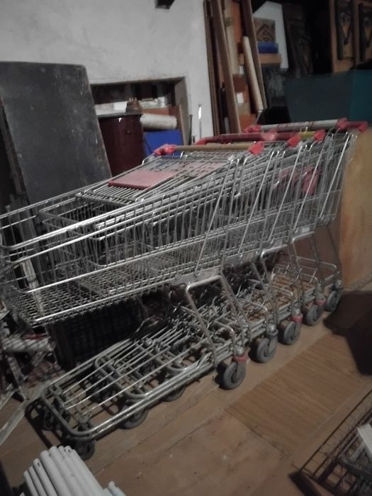 Mese și scaune  pentru  afaceri