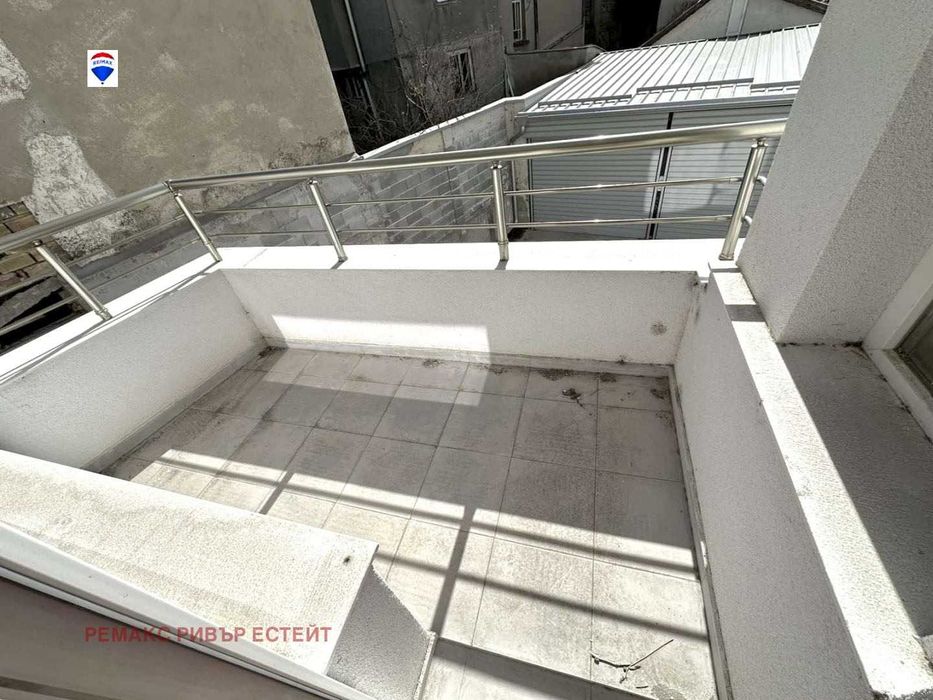 Продава се Тристаен апартамент в Русе, Център - 134 кв.м за 784 €/кв.м - Снимка #9
