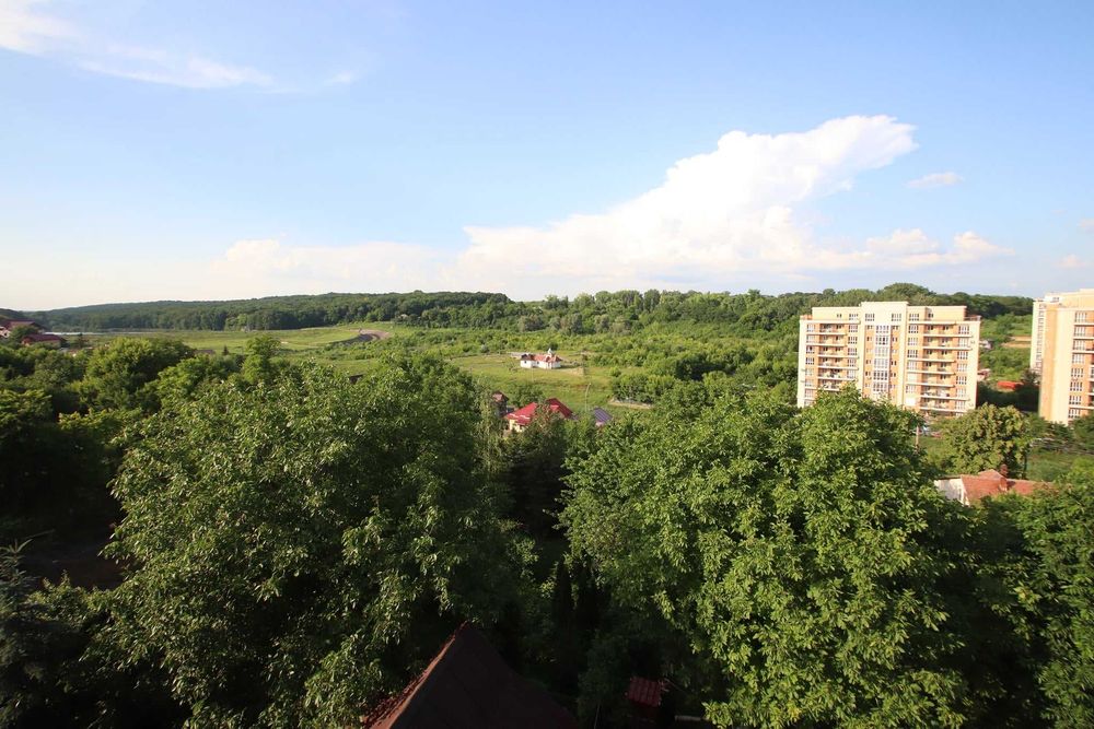 Privat - Închiriez 2 etaje în Vilă în Tătărași, 6 camere (240m2) ( super priveliște, natură )