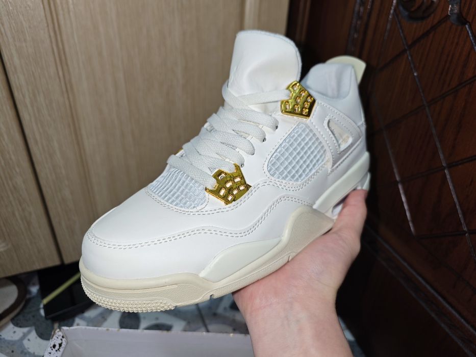 Jordan 4 gold white