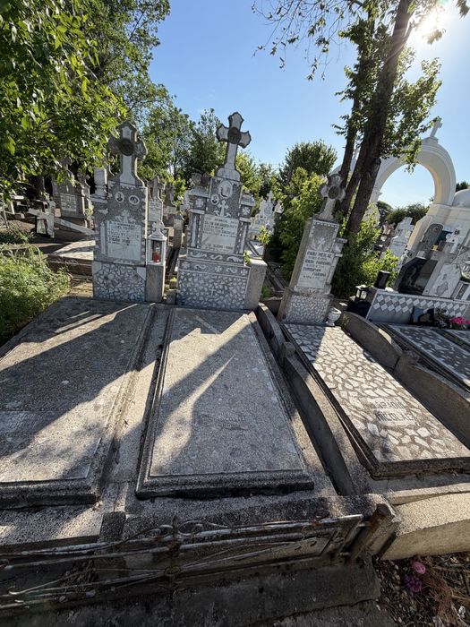 Criptǎ cu douǎ locuri !!! Cimitirul central din Constantața !!!