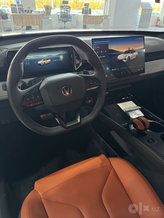 Changan Uni-V yangi salonda