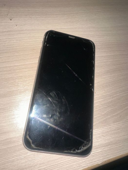Продам Iphone 11