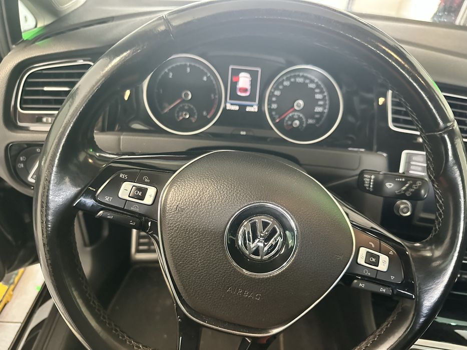 Vand Golf 7. 2016 Pret 7300 euro negociabil