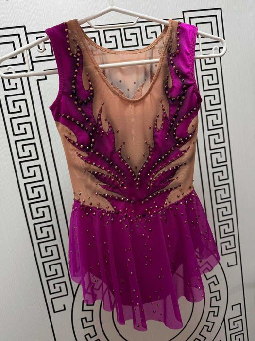 Трико ново за художествена гимнастика, танци, около 8-9 год