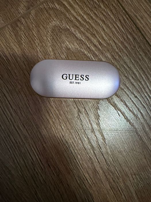 Guess нови слушалки
