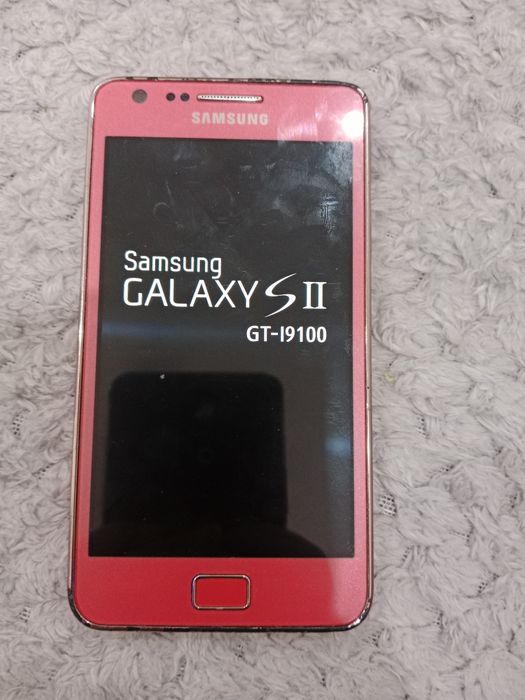 Samsung Galaxy s2 красного цвета
