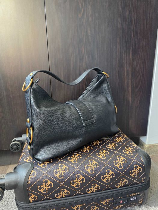Guess дамска чанта "Camden medium shoulder bag"