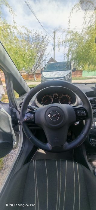 Opel Corsa 1.4 benzină