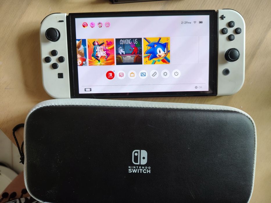 Продавам Nintendo switch OLED