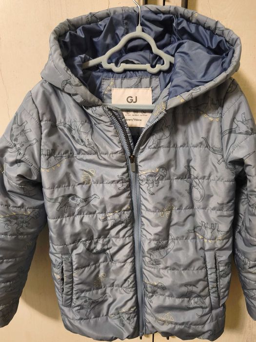 Продам куртку для мальчика
