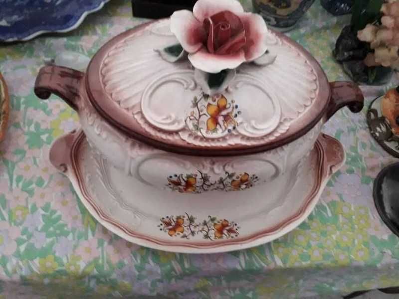 Centru masa cu capac floral