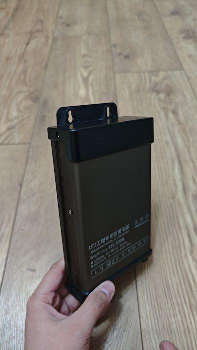 Блоку питания с влагощатой (12V 600W, IP65)
