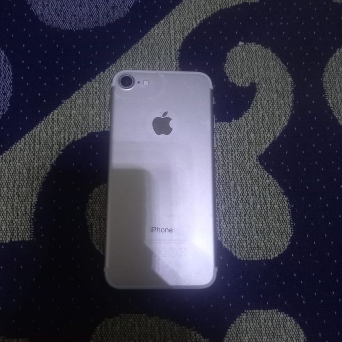 Айфон сатылады 20000 срочно