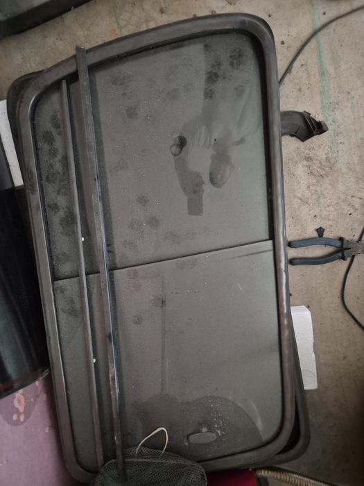 Лексус lx 450  задние стекло