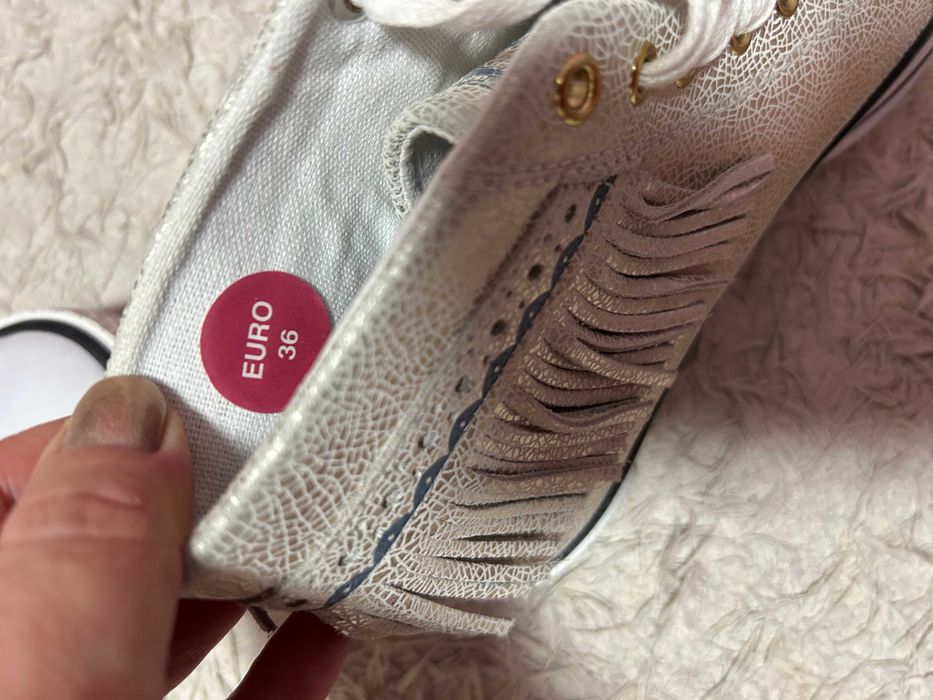 Tenisi piele naturală Trusardi jeans originali NOU eticheta măr36/23cm